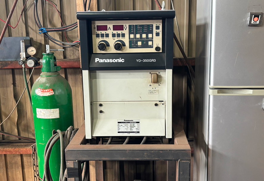 高精度な溶接加工を可能にするデジタル制御溶接機