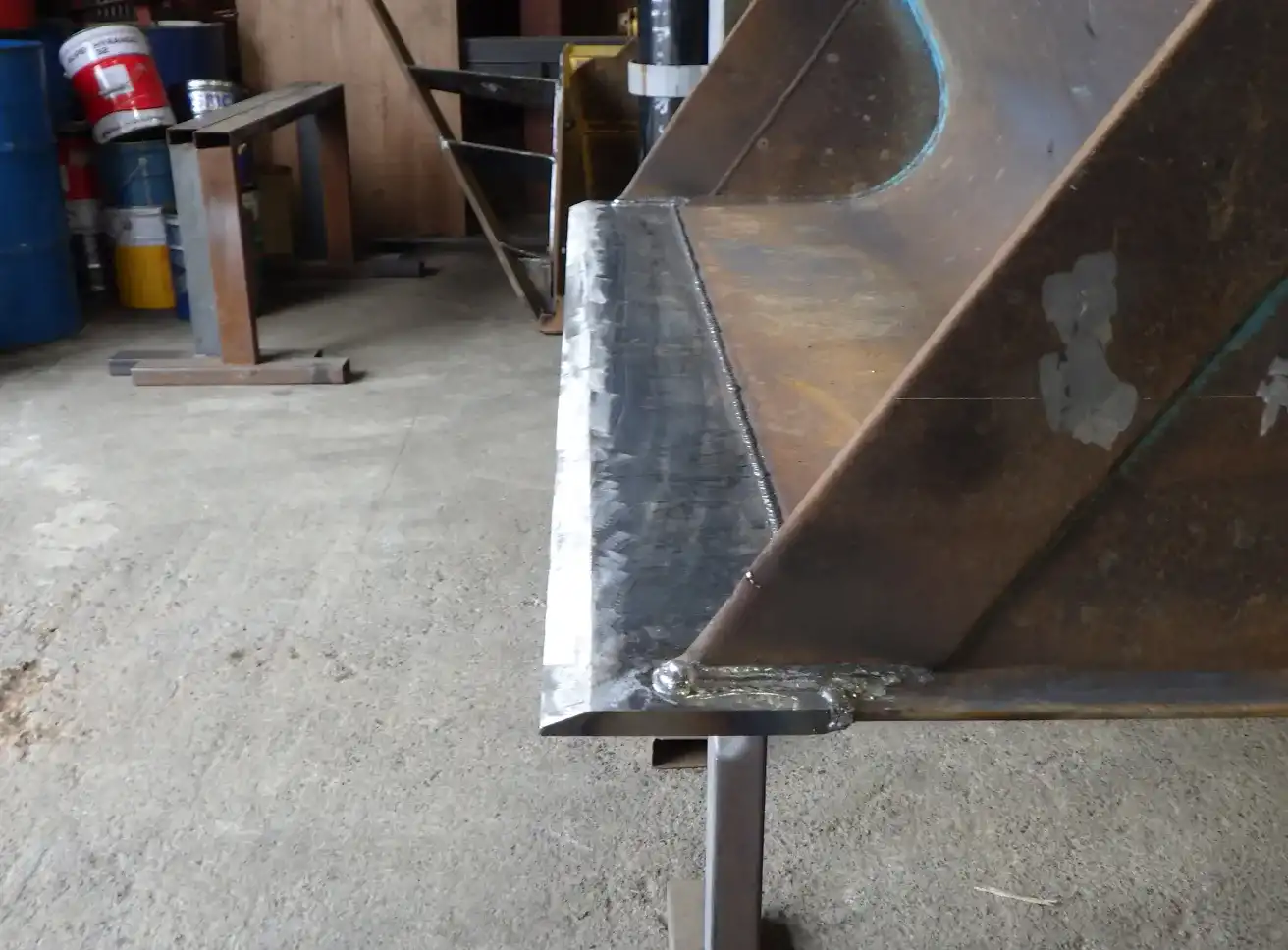 岩見沢市の株式会社Steelによるショベルカー法面バケツ刃先交換