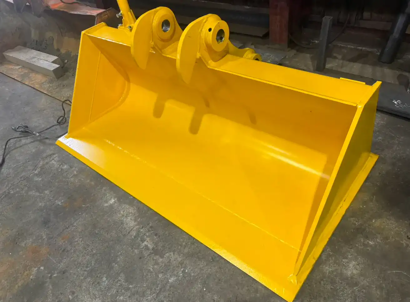 岩見沢市の株式会社Steelによる法面バケツ敷き鉄板掴み取り付け